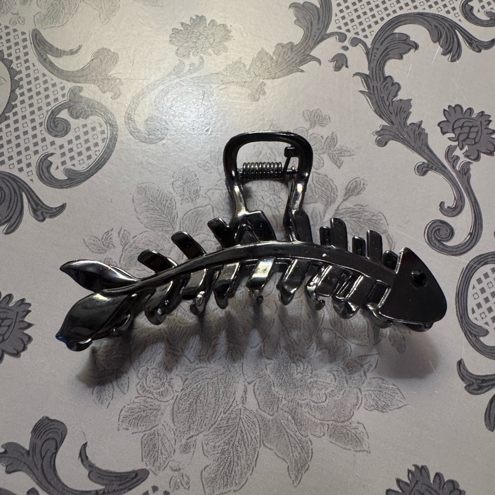 Dark metal Fishbone Hair Clip